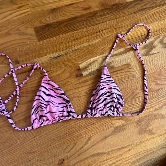 It’s now cool Brand. Bikini set from revolve - Picture 7 of 7